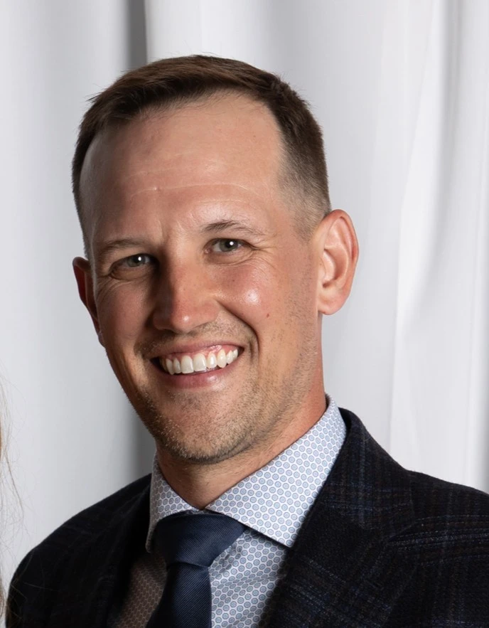 Andrew Elbrecht Headshot